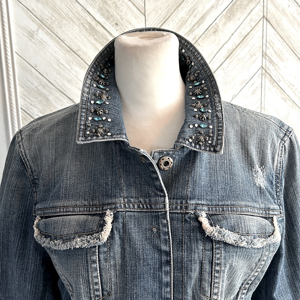 Jean jacket with bedazzled collar and frayed edging, snap front and cuffs M